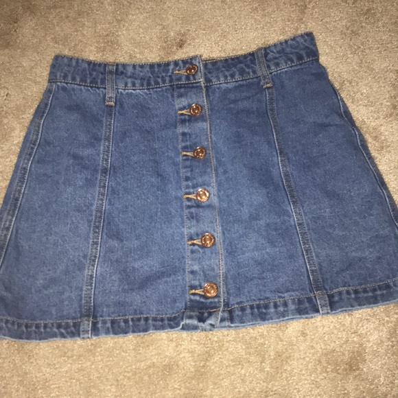 Forever 21 Dresses & Skirts - Super simple dark color jean skirt!
